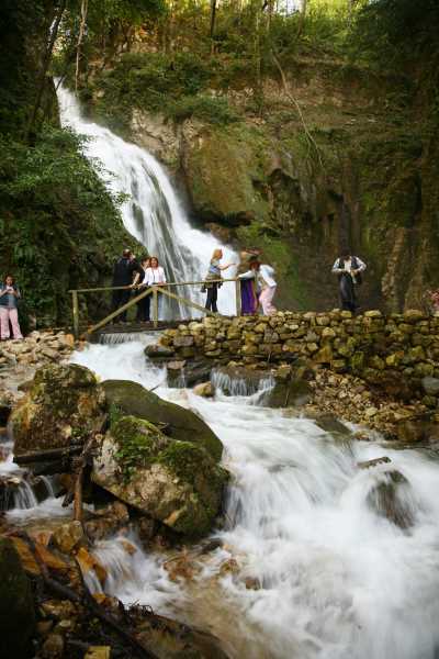 Aktaş Şelalesi